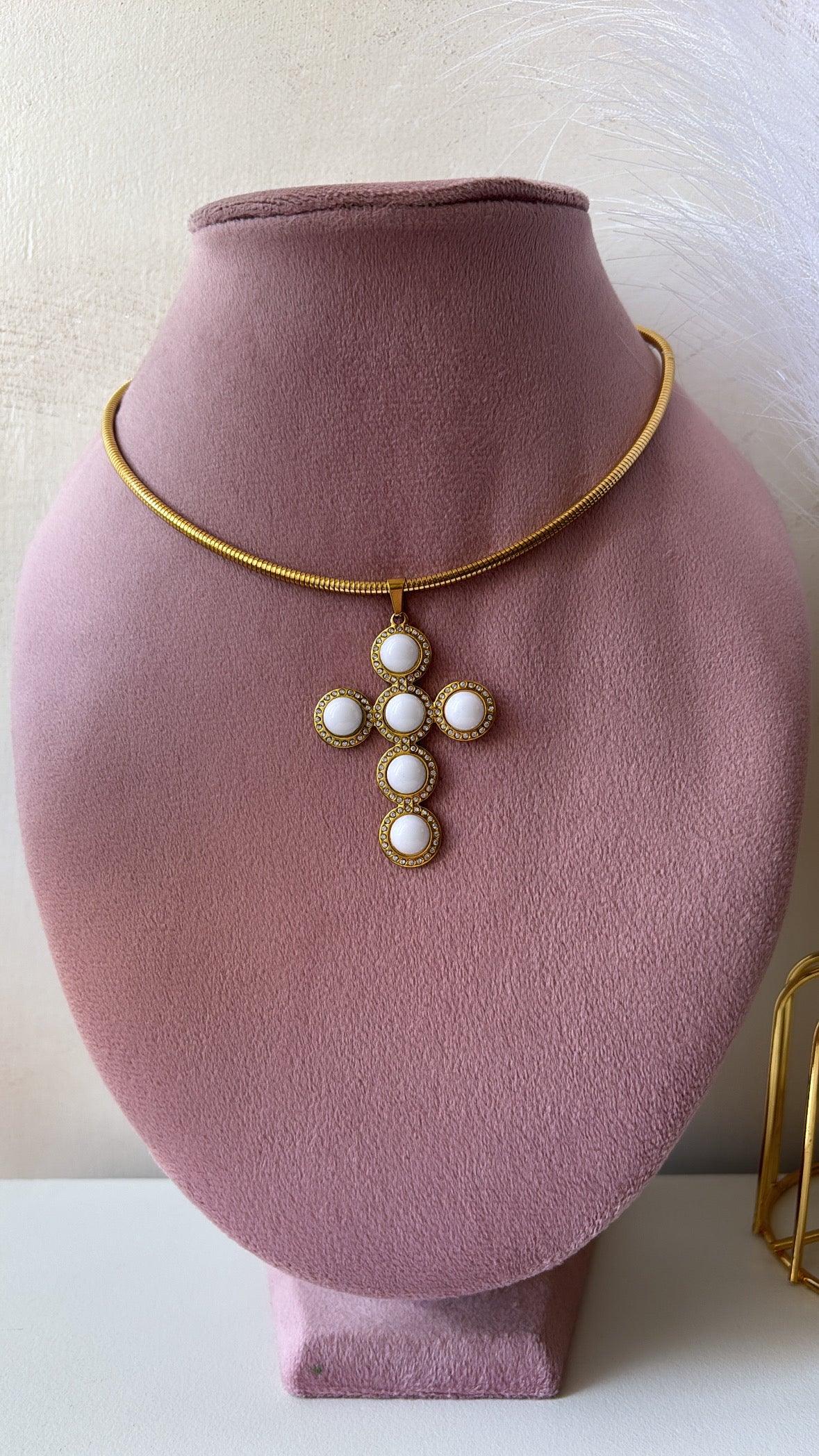 Collana semi rigida croce color