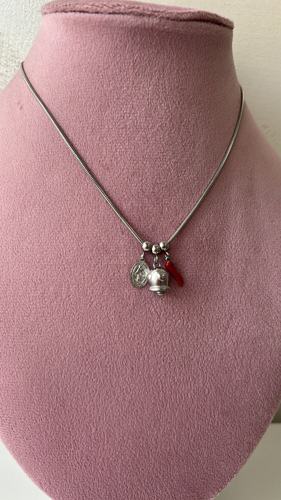 Collana campanella e peperoncino