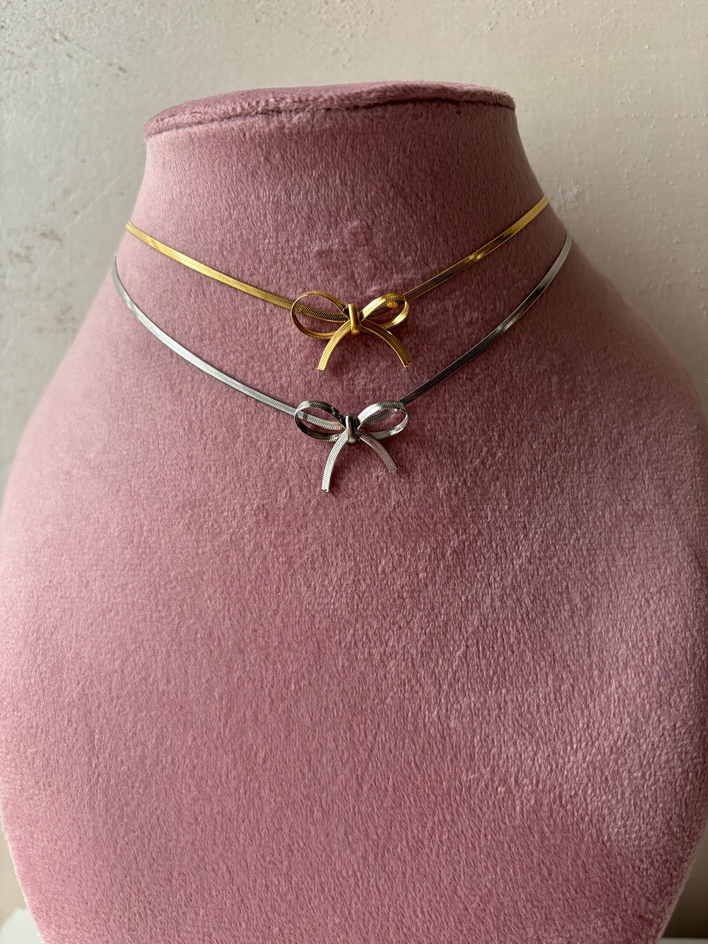 Collana fiocchetto