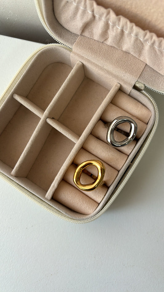 Anello ovale