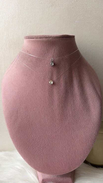 Collana invisibile