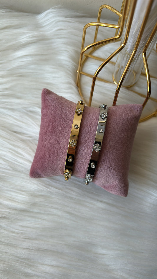 Bracciale rigido inspired
