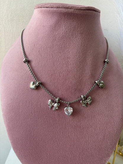 Collana fiocchi pendenti