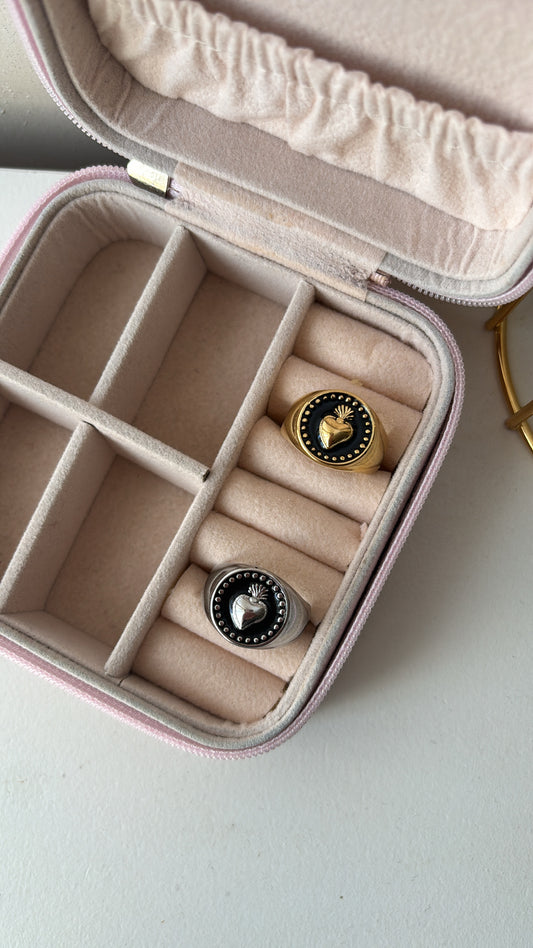 Anello sacro