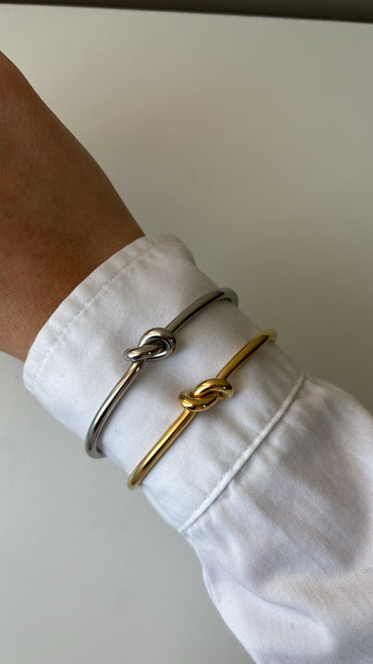 Bracciale rigido nodo