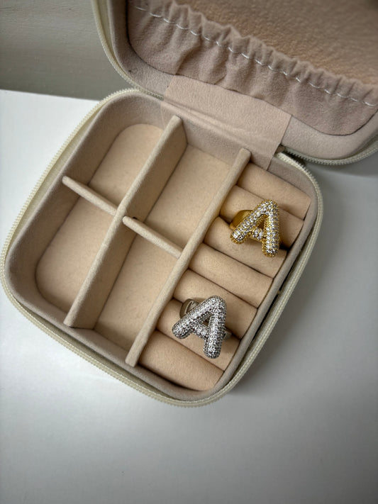 Anello lettera
