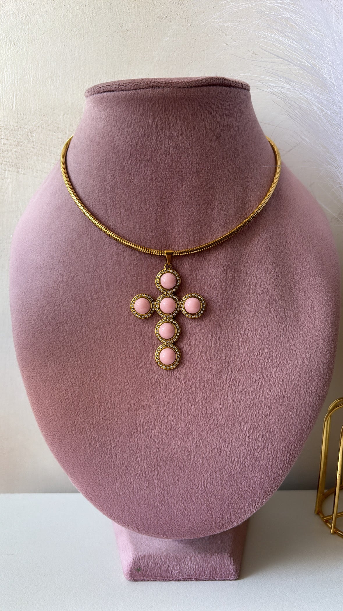 Collana semi rigida croce color