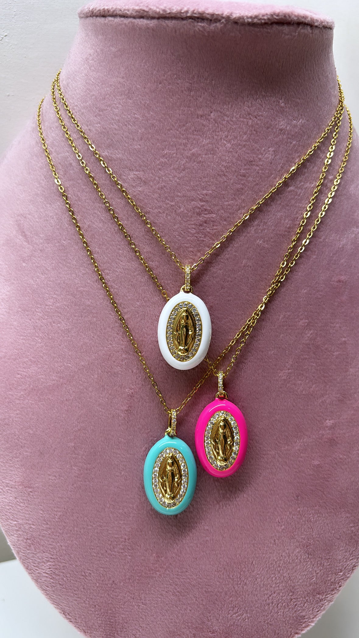 Collana madonnina smaltata