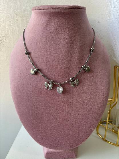 Collana fiocchi pendenti