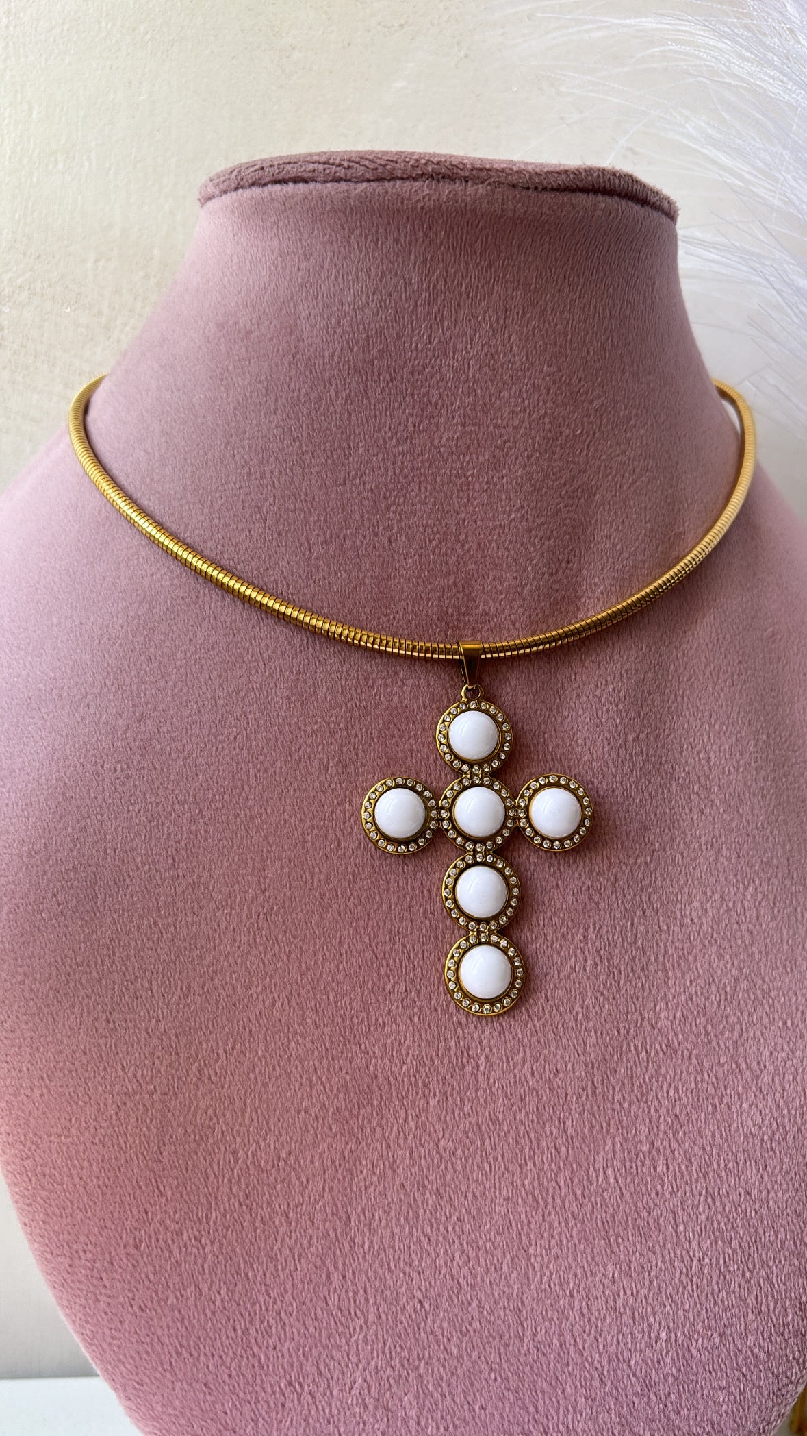 Collana semi rigida croce color