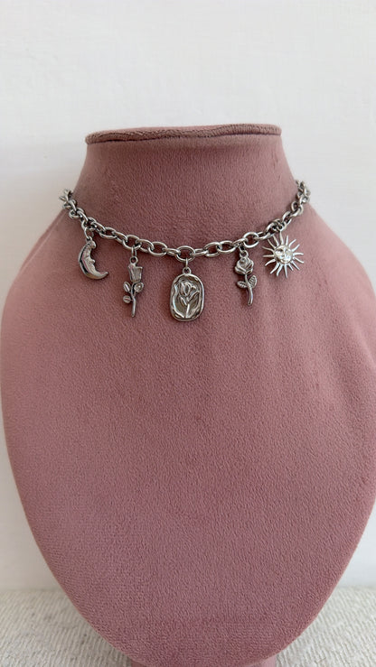 Collana multicharms floreale