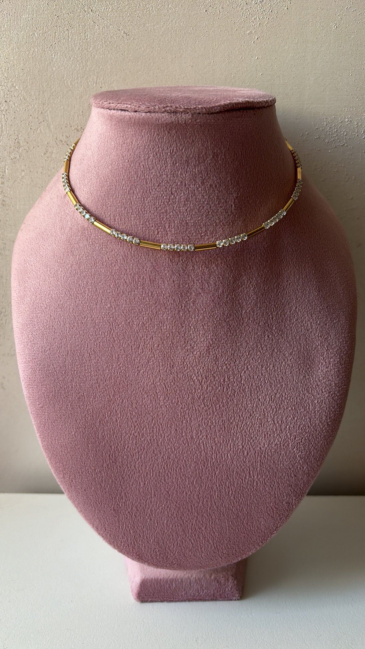 Collana semi rigida luxury