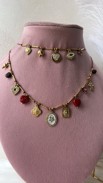 Collana divine charms